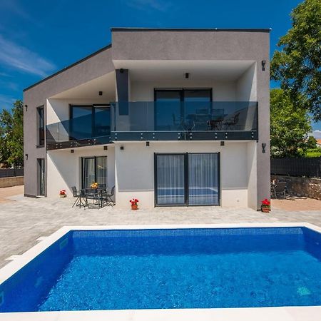 Apartments Villa "Aurea" With Pool Krk Town Εξωτερικό φωτογραφία