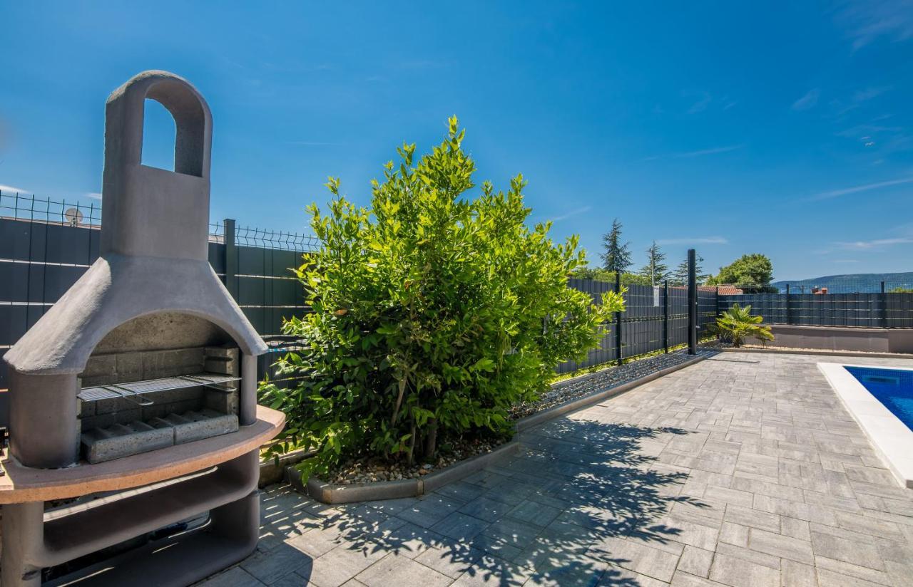 Apartments Villa "Aurea" With Pool Krk Town Εξωτερικό φωτογραφία