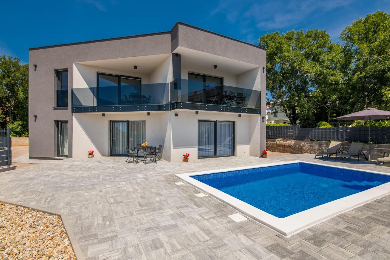 Apartments Villa "Aurea" With Pool Krk Town Εξωτερικό φωτογραφία