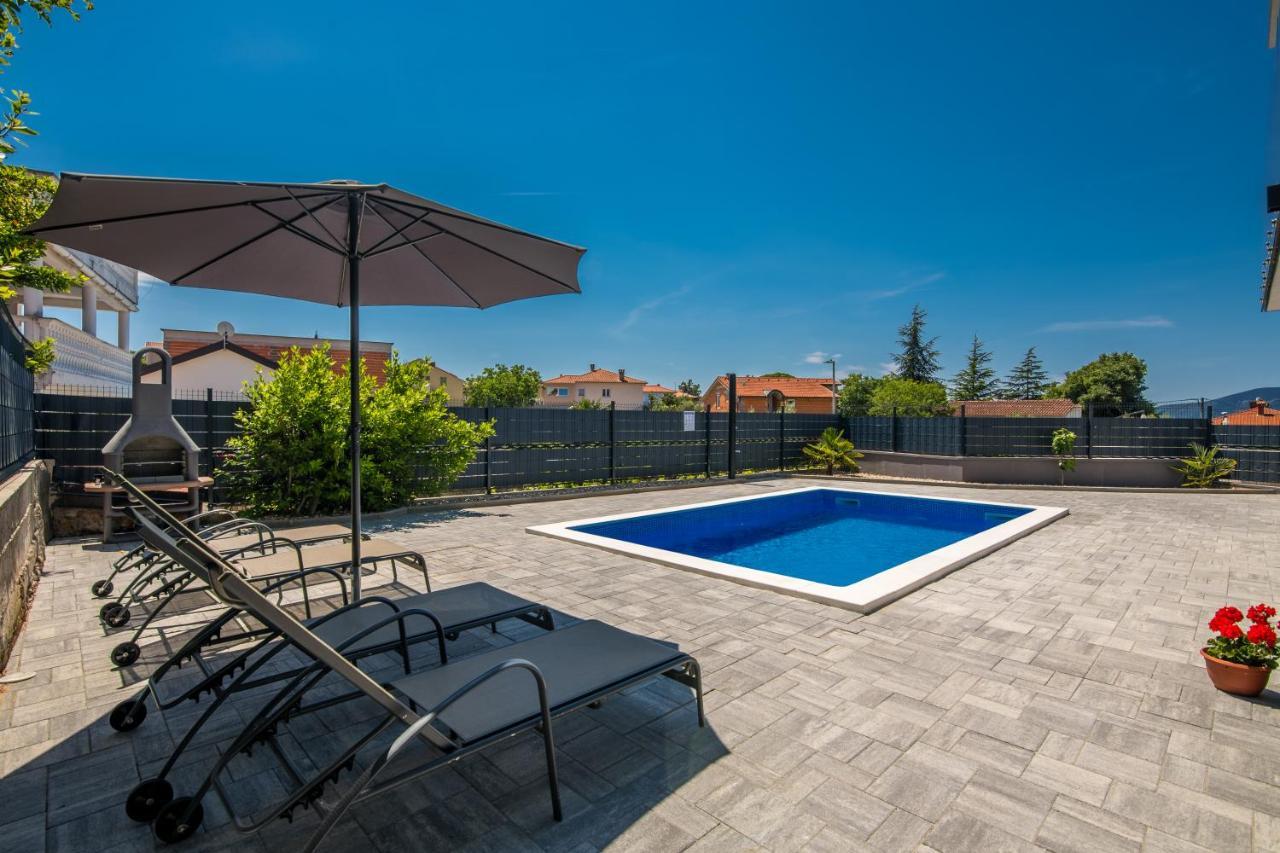 Apartments Villa "Aurea" With Pool Krk Town Εξωτερικό φωτογραφία