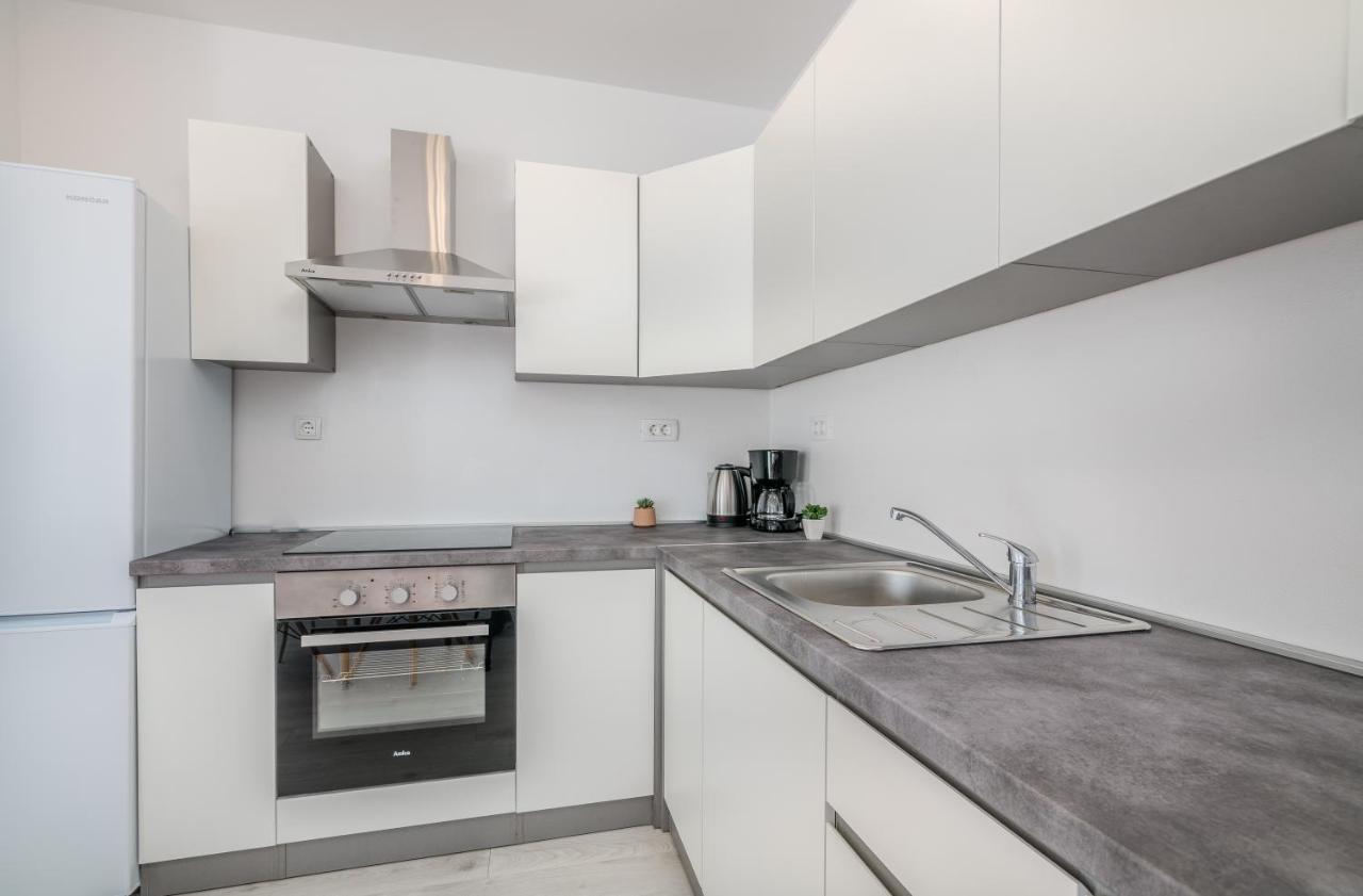 Apartments Villa "Aurea" With Pool Krk Town Εξωτερικό φωτογραφία