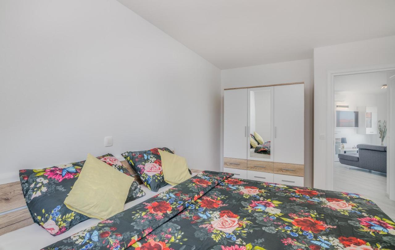 Apartments Villa "Aurea" With Pool Krk Town Εξωτερικό φωτογραφία