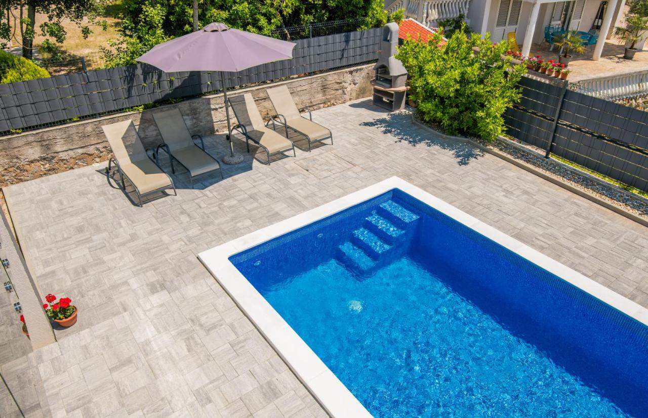 Apartments Villa "Aurea" With Pool Krk Town Εξωτερικό φωτογραφία