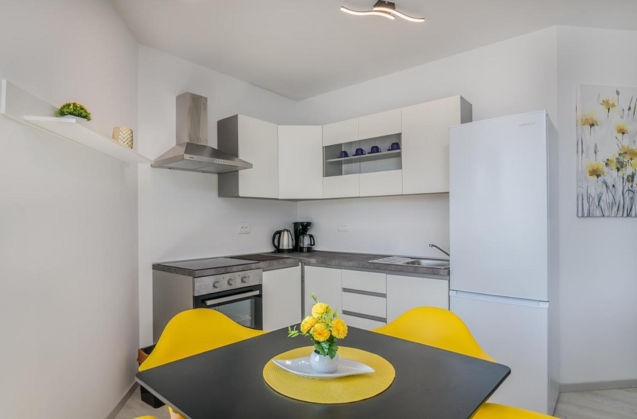 Apartments Villa "Aurea" With Pool Krk Town Εξωτερικό φωτογραφία
