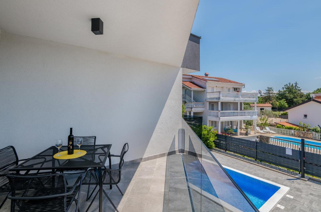 Apartments Villa "Aurea" With Pool Krk Town Εξωτερικό φωτογραφία