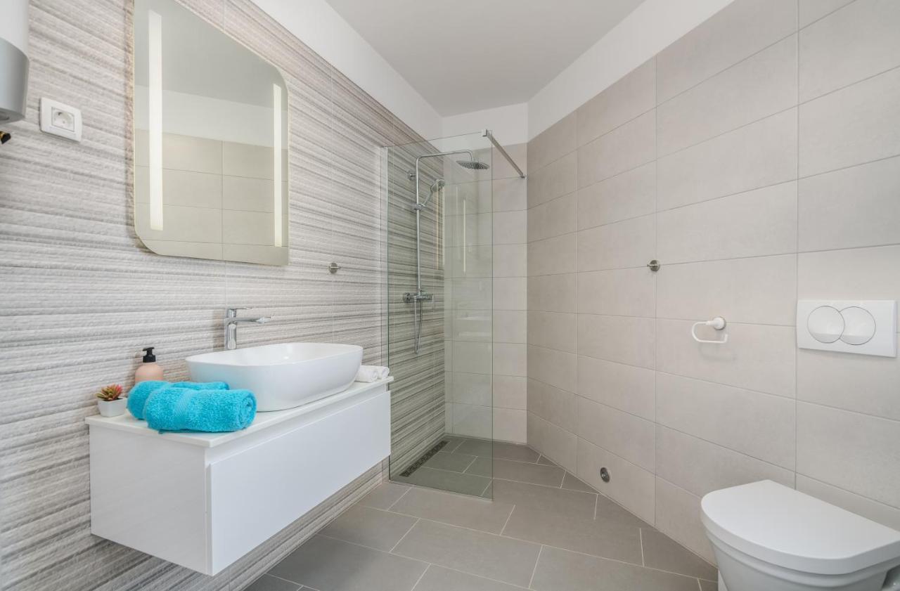 Apartments Villa "Aurea" With Pool Krk Town Εξωτερικό φωτογραφία