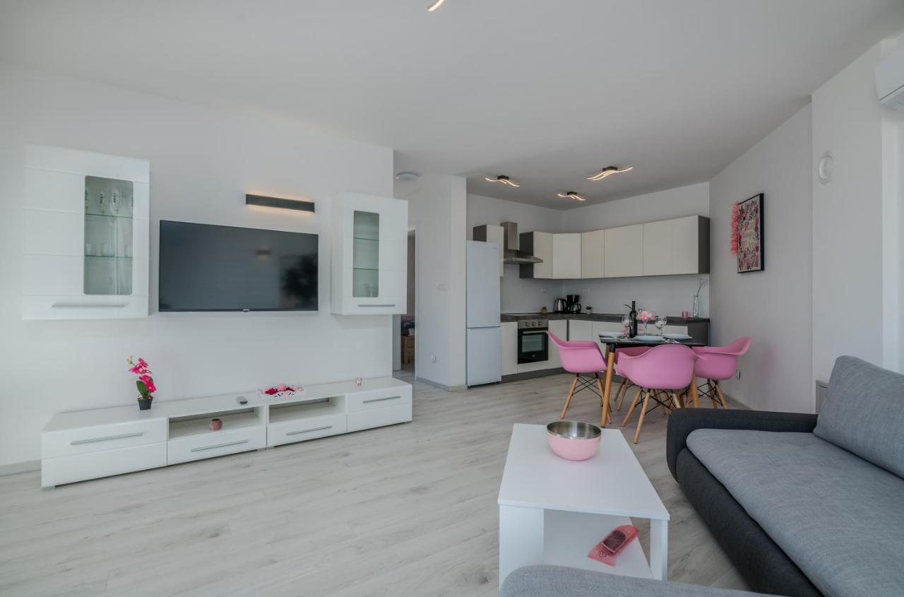 Apartments Villa "Aurea" With Pool Krk Town Εξωτερικό φωτογραφία