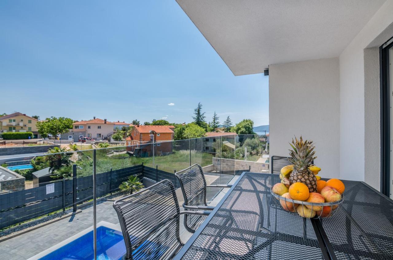 Apartments Villa "Aurea" With Pool Krk Town Εξωτερικό φωτογραφία