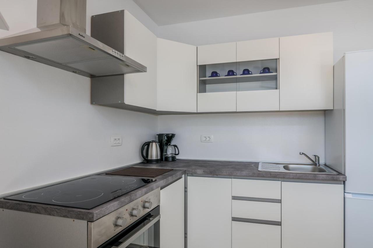 Apartments Villa "Aurea" With Pool Krk Town Εξωτερικό φωτογραφία