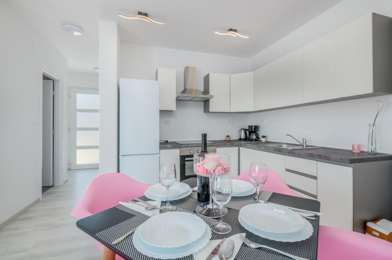 Apartments Villa "Aurea" With Pool Krk Town Εξωτερικό φωτογραφία
