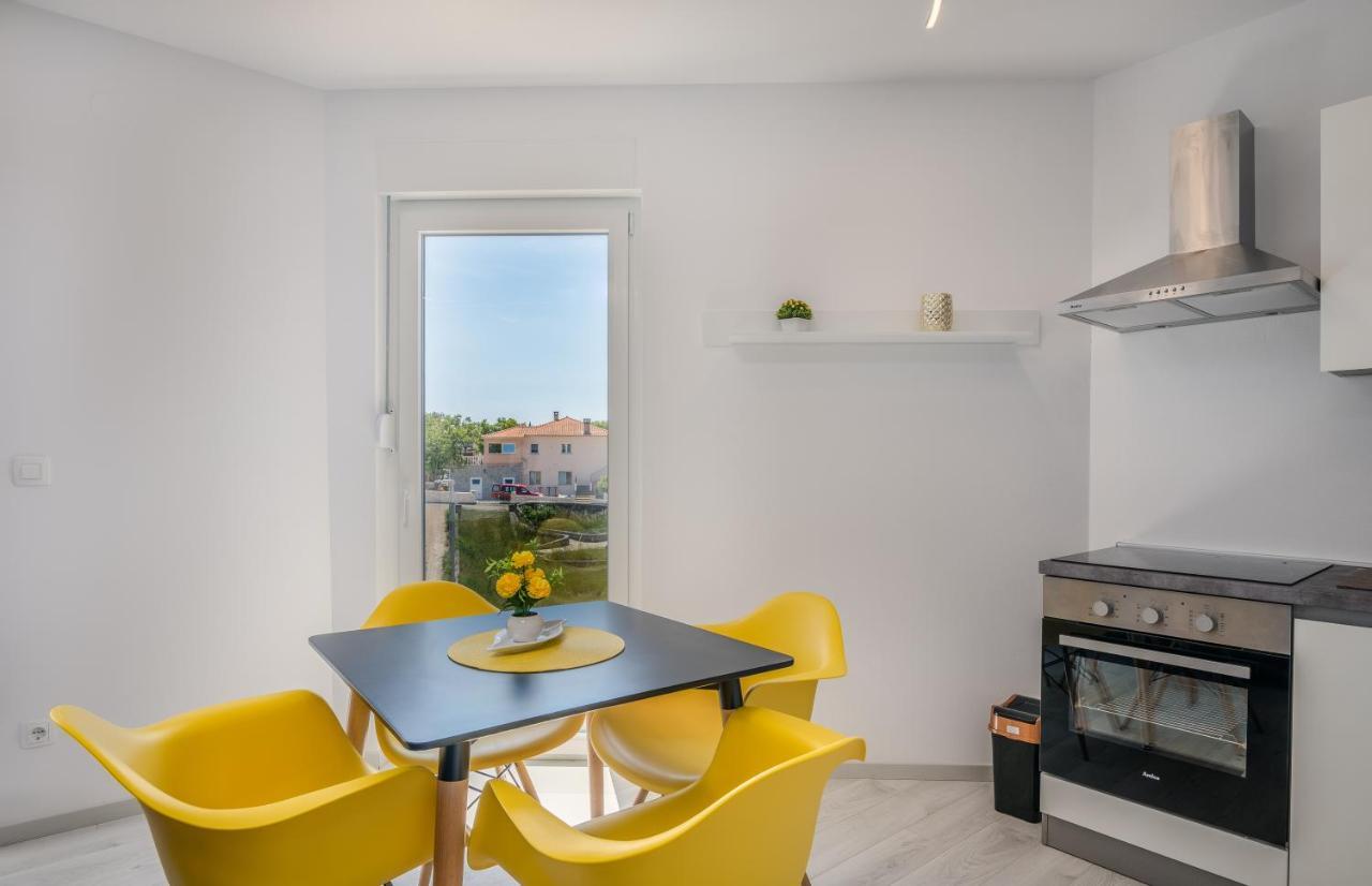Apartments Villa "Aurea" With Pool Krk Town Εξωτερικό φωτογραφία