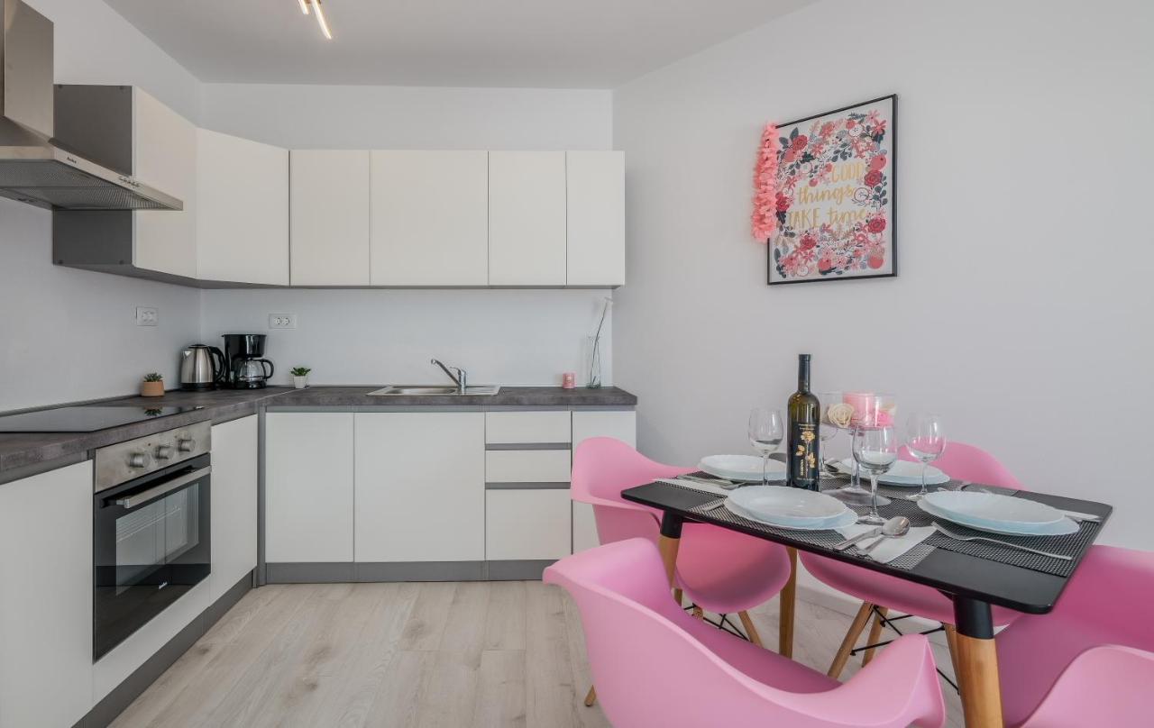 Apartments Villa "Aurea" With Pool Krk Town Εξωτερικό φωτογραφία